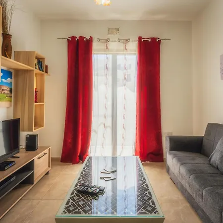 Walk To Seaside Living Apartment *